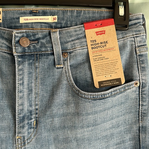 Levi’s 725 high rise bootcut jeans - Picture 10 of 11